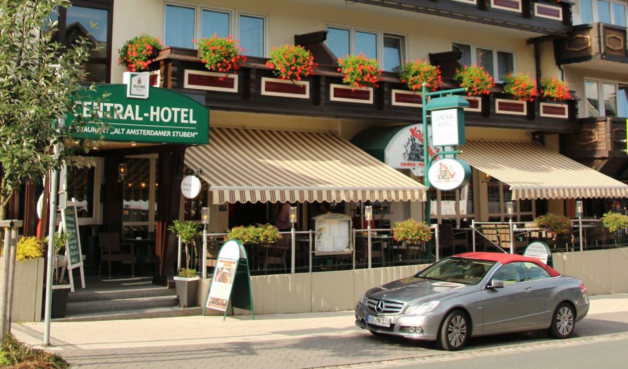 Fahrradfahrer Central Hotel in Winterberg